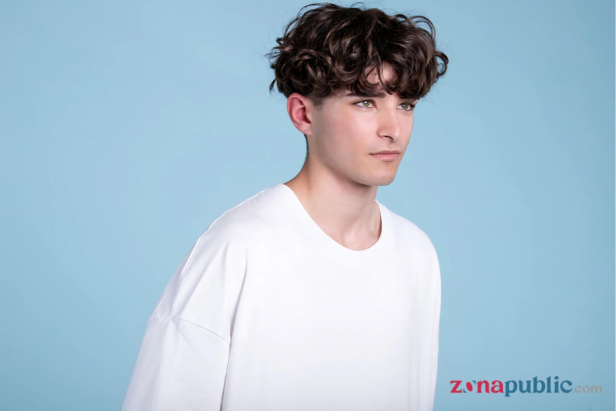 Potongan Rambut Comma Hair x Mullet ala K-pop, Tren yang Wajib Kamu Coba