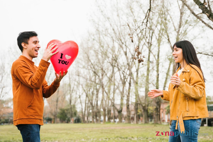 Love Bombing Adalah Bahasa Gaul yang Harus Kamu Pahami dan Waspadai